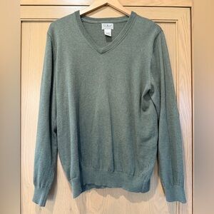 Vintage L.L. Bean Men's Classic V-Neck Sweater Army Green 90's / Cotton / M-REG